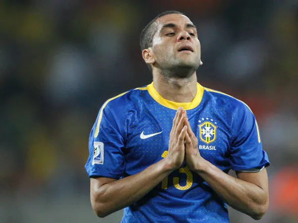 Lakukan Pelecehan Seksual, Dani Alves Akan Diadili Hari Ini