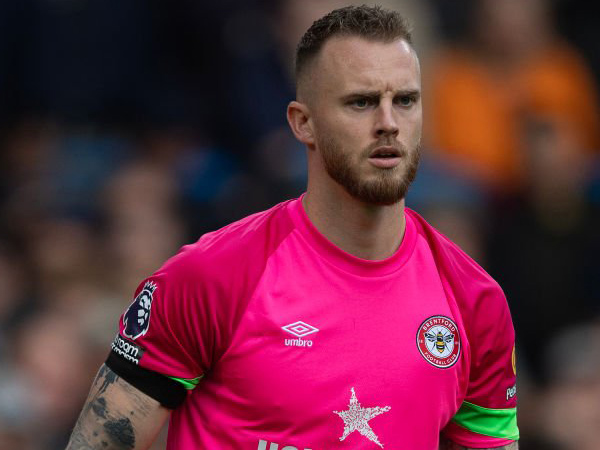 Thomas Frank Puji Performa Mark Flekken Saat Hadapi Man City