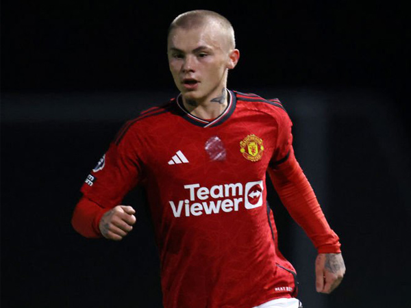 Ini Alasan Isak Hansen-Aaroen Tinggalkan MU di Awal Tahun ini