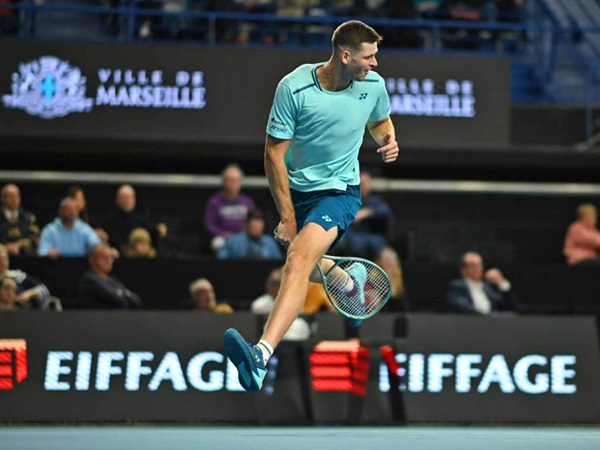 Hubert Hurkacz Terburu-Buru Menuju Semifinal Di Marseille