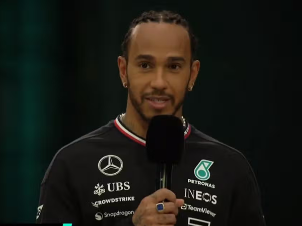 Perasaan Lewis Hamilton Campur Aduk di Acara Peluncuran Mobil Mercedes