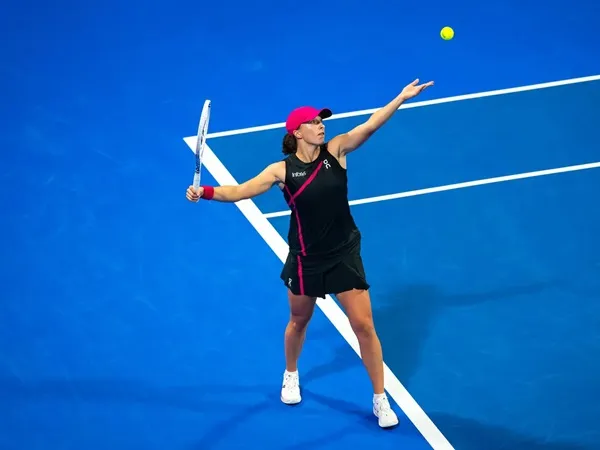 Naomi Osaka Tersingkir, Iga Swiatek Kembali Ke Semifinal Di Doha Tanpa Drama