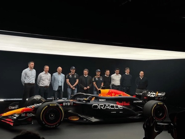 Resmi Diluncurkan, Mobil Red Bull RB20 Kok Mirip Mercedes?