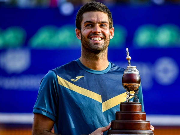 Facundo Diaz Acosta Naik Podium Juara Untuk Kali Pertama Di Buenos Aires