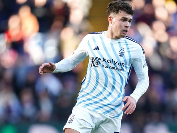 Neco Williams Akui Forest Tampil Tak Maksimal Saat Dikalahkan Aston Villa