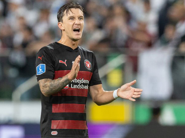 Eks Arsenal, Kristoffer Olsson, Terbaring di Rumah Sakit