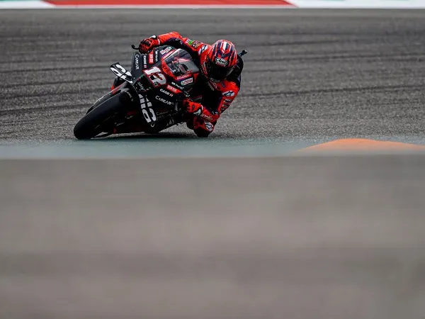 Top speed dianggap Maverick Vinales masih jadi kelemahan utama Aprilia.