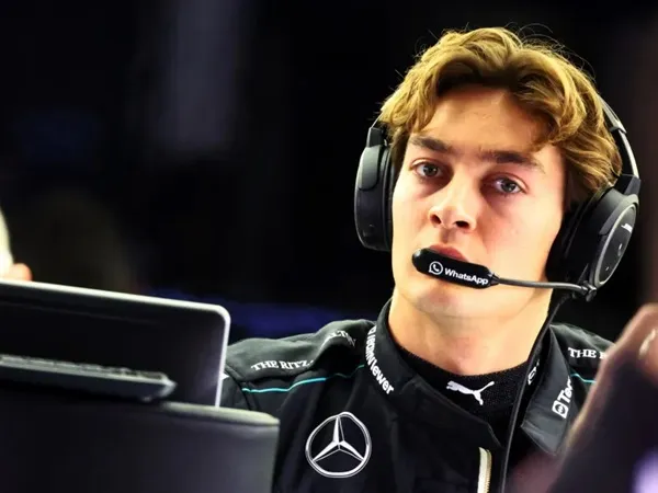 George Russell Nilai Mercedes Belum Bisa Saingi Verstappen