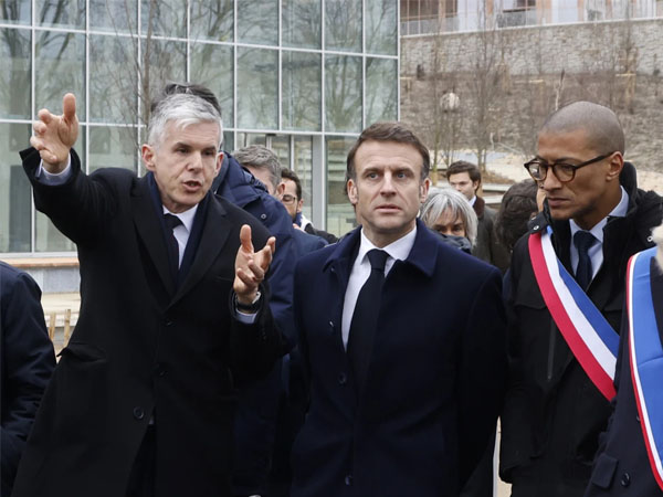 Macron Janji Berenang Di Sungai Seine Yang Dibersihkan Untuk Paris 2024