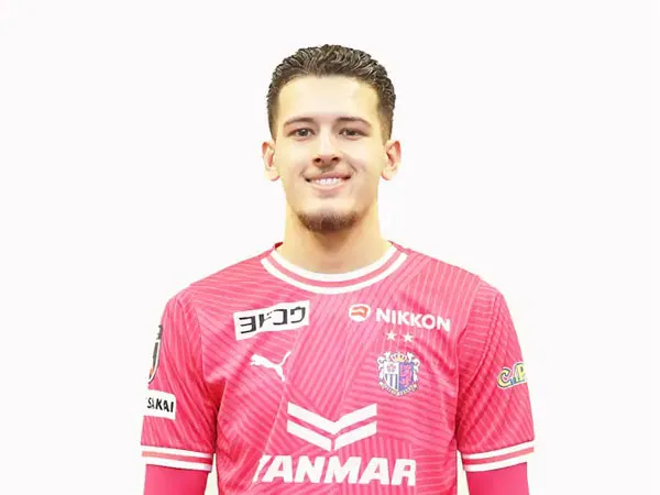 Pemain timnas Indonesia, Justin Hubner resmi gabung klub Liga Jepang, Crezo Osaka