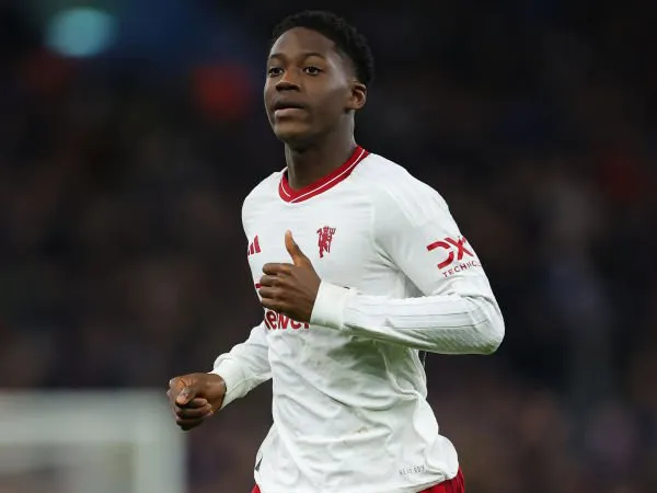 Jangan Bandingkan Kobbie Mainoo dengan Clarence Seedorf