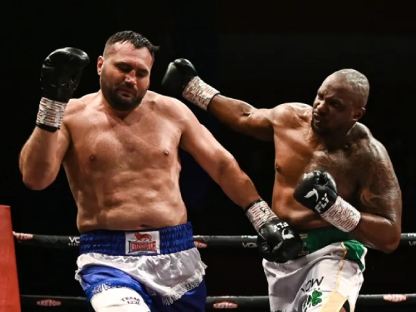 Dillian Whyte Menang Dalam Tiga Ronde, Sebut Christian Hammer