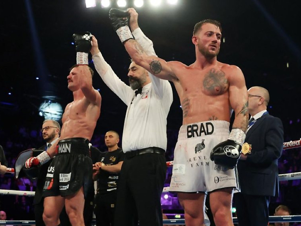 Nathan Heaney Vs Brad Pauls Berakhir Imbang, Serukan Pertarungan Ulang