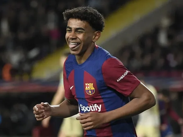 Direktur Olahraga Barcelona Pastikan Masa Depan La Masia Aman