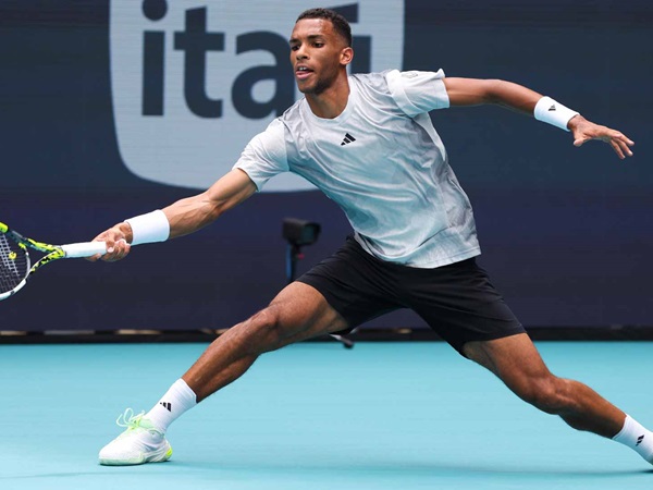 Felix Auger Aliassime Loncati Rintangan Pertama Di Miami