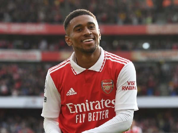 Charles Watts: Milan Hampir Dapatkan Reiss Nelson Secara Gratis