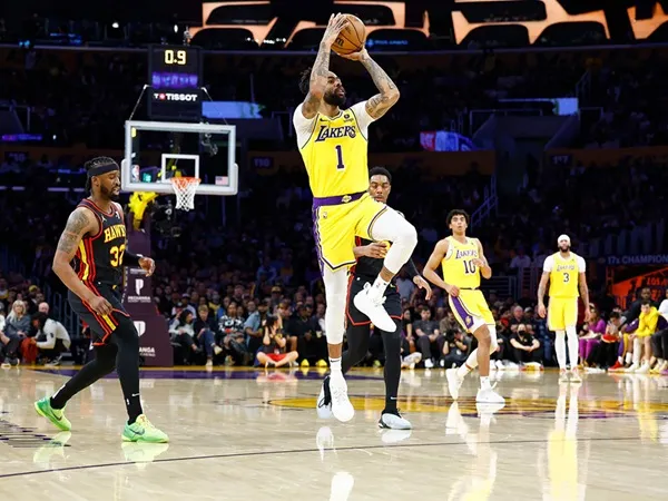 D'Angelo Russell Cetak Sejarah Saat Lakers Kalahkan Philadelphia 76ers