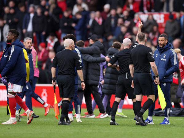 Hina Wasit, Pelatih Nottingham Forest Diberi Hukuman Lebih Lanjut