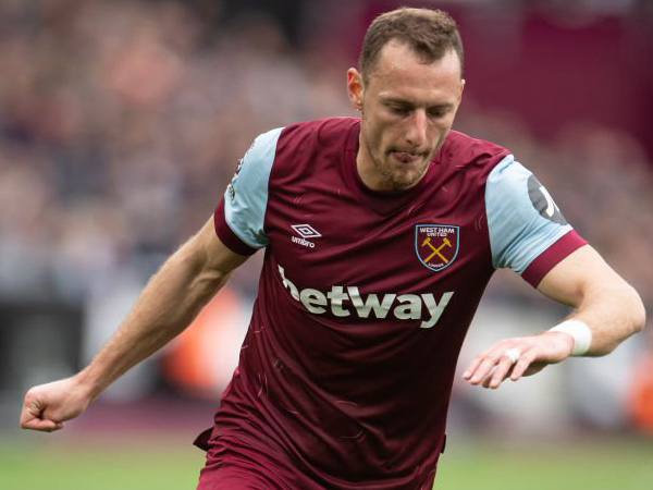 Vladimir Coufal Ingin Pecahkan Rekor Assist Dirinya di Premier League