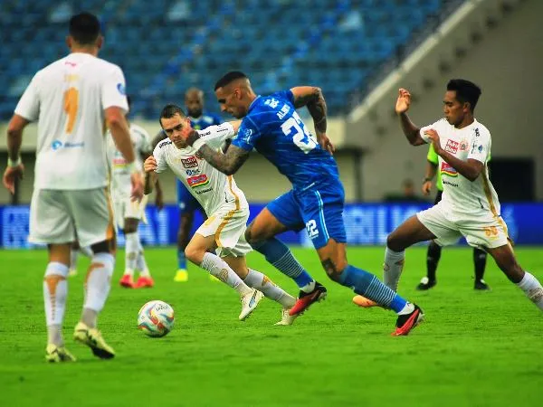 Bek Persib, Alberto Rodriguez