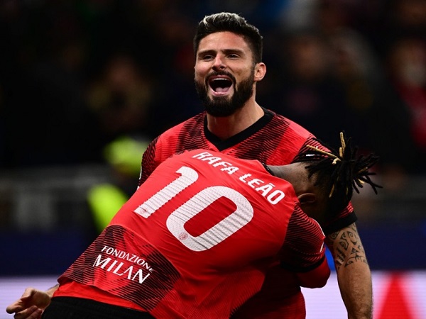 Idealnya Milan Pertahankan Olivier Giroud Sebagai Mentor Striker Baru