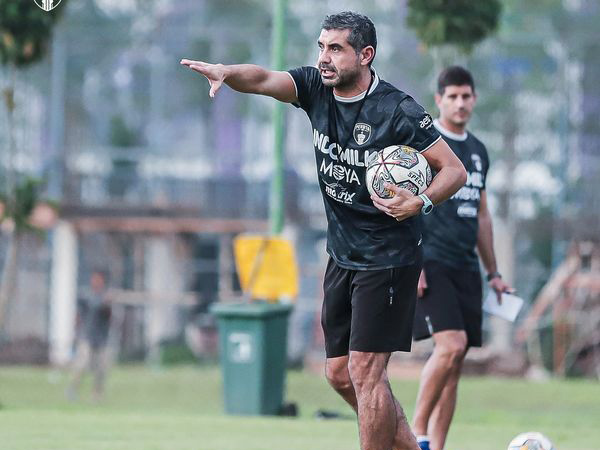 Luis Edmundo Kembali Dipercaya Tukangi Persita Tangerang