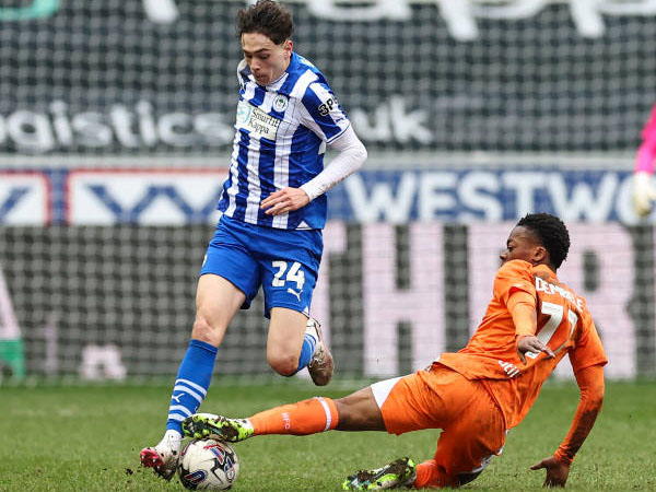 Tampil Mengesankan Bersama Wigan, Luke Chambers Bisa Bersaing di Liverpool