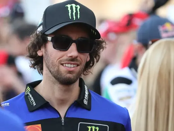 Alex Rins Jelaskan Kenapa Lebih Memilih Elektronik Jadul?