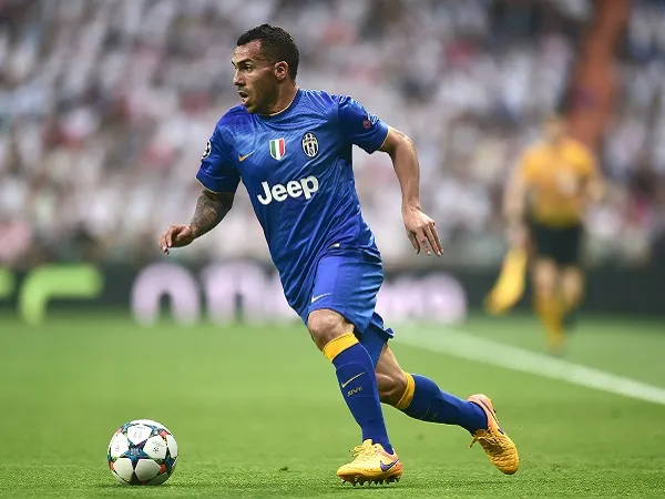 Carlos Tevez Beri Indikasi Ingin Latih AC Milan