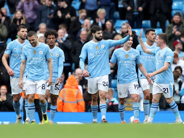 Manchester City Kuasai Puncak Klasemen Usai Menang Telak Atas Luton Town