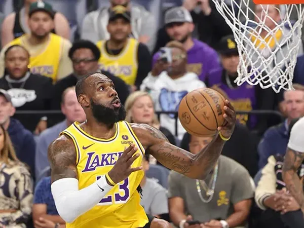 LeBron James Tak Khawatir dengan Penampilan D’Angelo Russell