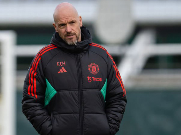 Steve Bruce Yakin Musim Depan Erik ten Hag Bertahan di MU