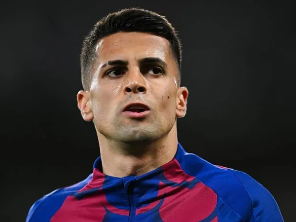 Barcelona Disingkirkan PSG, Masa Depan Cancelo Diragukan