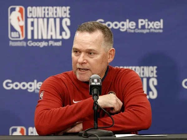 Mike Malone berharap LeBron James melempem ketika jumpa Nuggets.