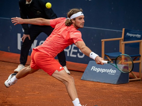Stefanos Tsitsipas Kandaskan Harapan Roberto Carballes Baena Di Barcelona