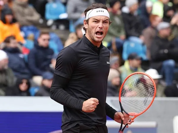 Alexander Zverev Gigit Jari, Taylor Fritz Jejakkan Kaki Di Semifinal Munich