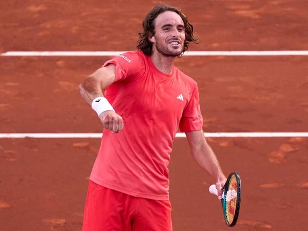 Stefanos Tsitsipas Terhindar Dari Kekalahan Mengejutkan Di Barcelona