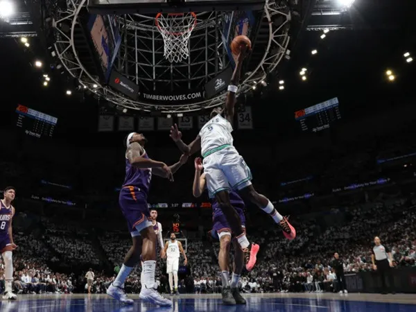 Timberwolves Lumat Suns, Kemenangan Pertama di Playoff dalam 20 Tahun