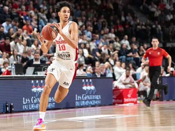 Zaccharie Risacher Menyerahkan Dokumen untuk Masuk Draft NBA