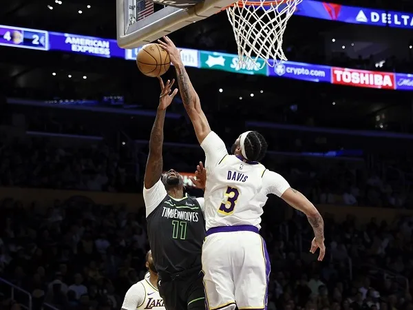 Anthony Davis heran namanya lagi-lagi tak terpilih masuk finalis DPOY.