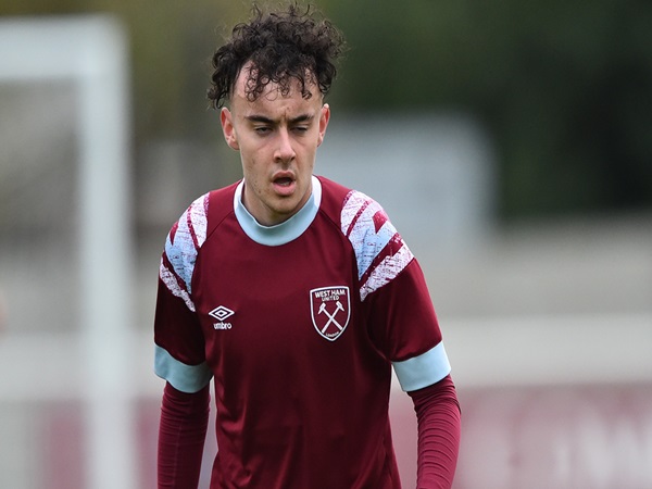 Tottenham dan Arsenal Siap Bersaing Amankan Servis Daniel Rigge