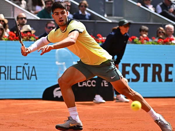 Carlos Alcaraz Lolos Ke Babak 16 Besar Di Madrid Tanpa Kendala