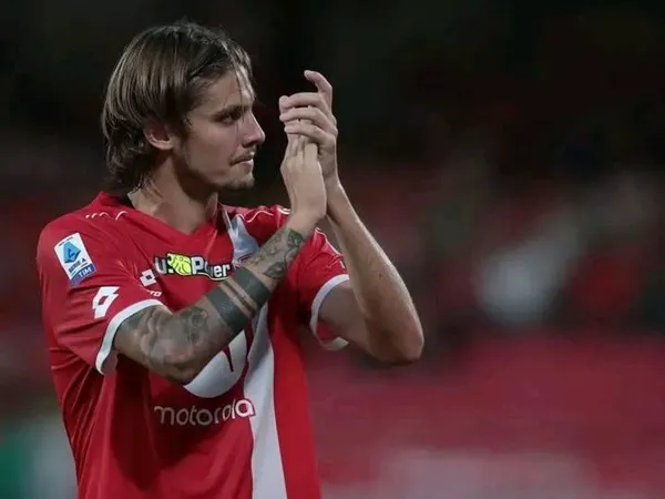 Lazio Disaingi Juventus Dalam Perburuan Winger Bintang Monza