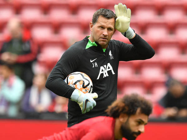 Pelatih Kiper Liverpool, John Achterberg Putuskan Tinggalkan Klub