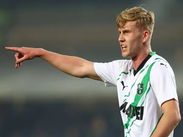 Defender incaran Lazio