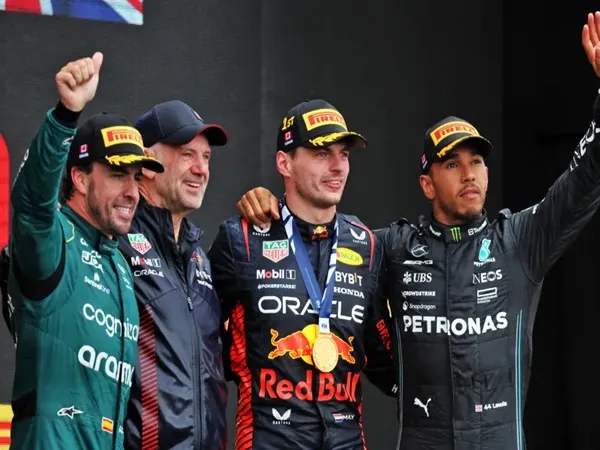 Lewis Hamilton Menginginkan Bekerja Sama dengan Adrian Newey