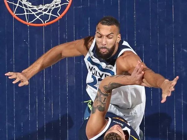 Rudy Gobert Cetak Rekor Setelah Menangkan Pemain Bertahan Terbaik Tahun Ini