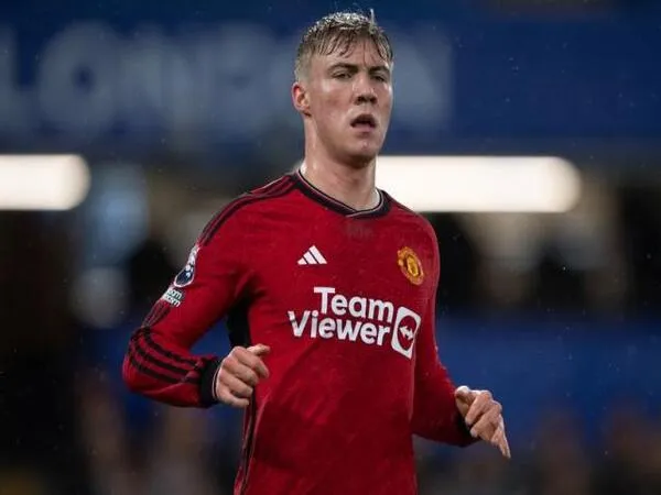 Rasmus Hojlund dinilai terlalu cepat pindah ke Manchester United oleh Jamie Carragher / via Getty Images