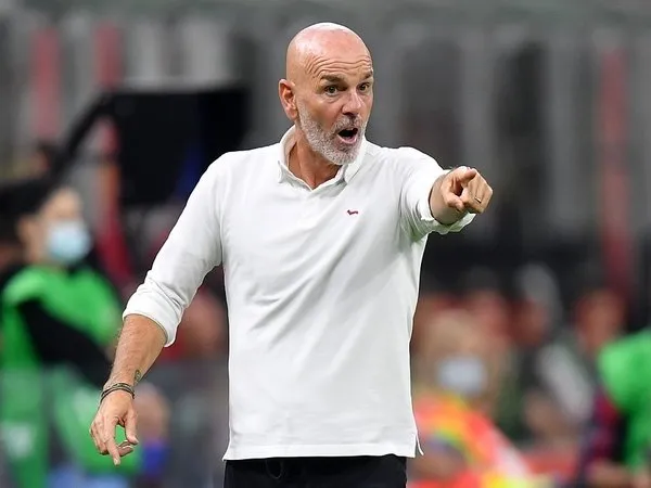 Bantah Isu Dikucilkan, Stefano Pioli: Tidak, Saya Bergaul Dengan Baik