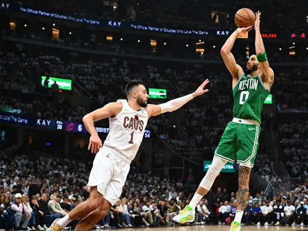 Jayson Tatum Memimpin Celtics Curi Kemenangan di Kandang Cavaliers